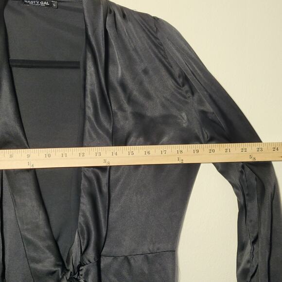 Nasty Gal Robe with Belt Flutter Sleeves and Hem Black‎ Romantic Women's Large - Picture 8 of 10